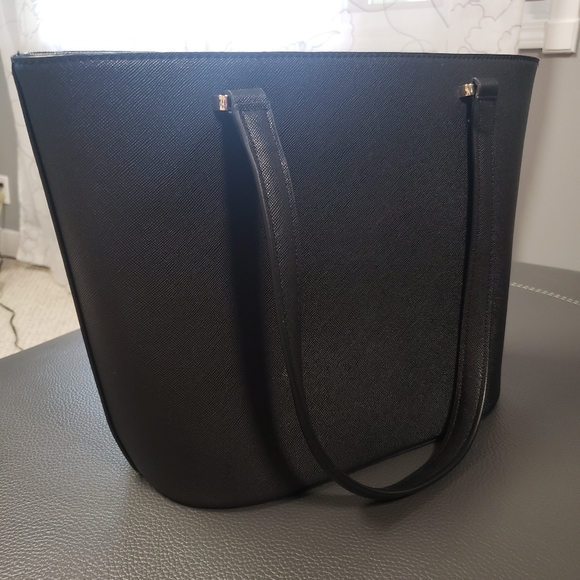 Authentic Guess Shoulder Bag - Picture 7 of 8